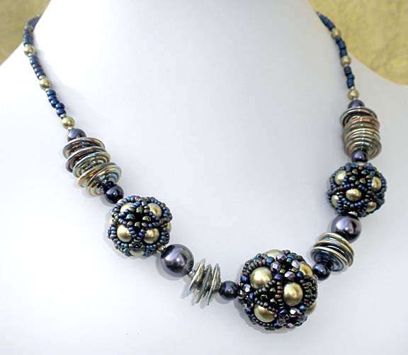 Clusters and Disks Necklace